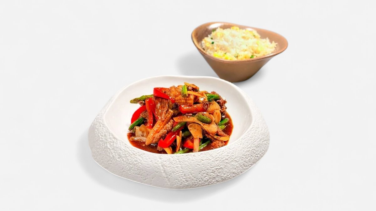 Black Pepper Beef cu Orez